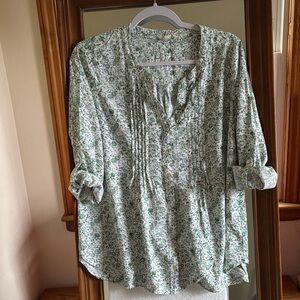 June and Delancey Women’s Green Floral Pintuck Button-Front Blouse M